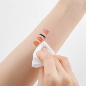 Cover of the 5 best makeup remover wipes